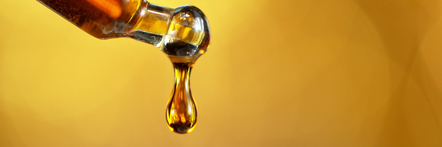 How to Take Liquid Herbal Extracts: Serving Size, Timing, Taste and Storage