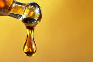 How to Take Liquid Herbal Extracts: Serving Size, Timing, Taste and Storage