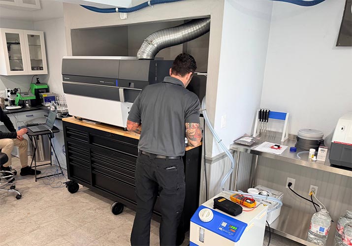 Installation of new equipment in our analytical laboratory: setting up the new ICP-OES system. Installation of new equipment in our analytical laboratory: setting up the new ICP-OES system.